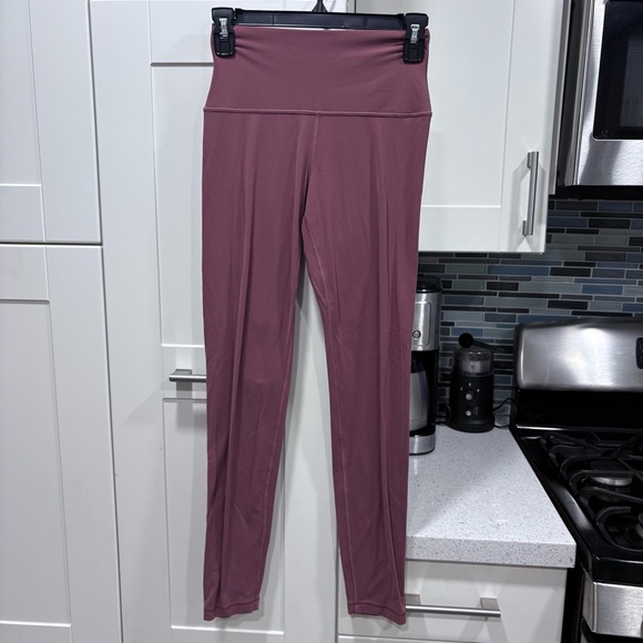 Aritzia Golden BUTTER Cheeky Hi-Rise 28" Legging - Picture 1 of 5